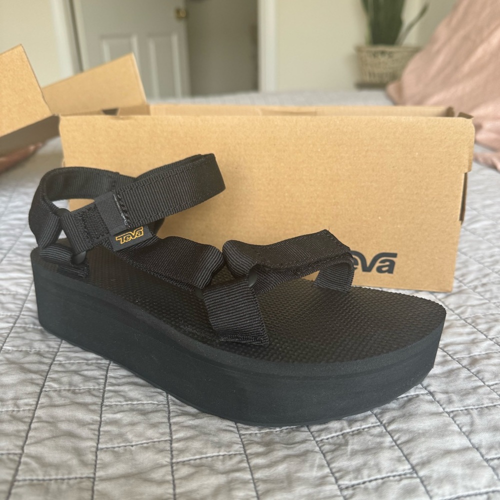 Teva flatform universal sandal